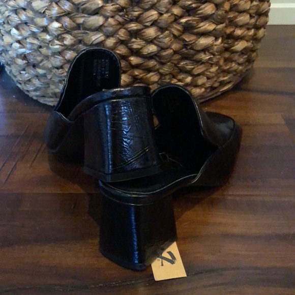 Super cute patent leather mules - Picture 6 of 8